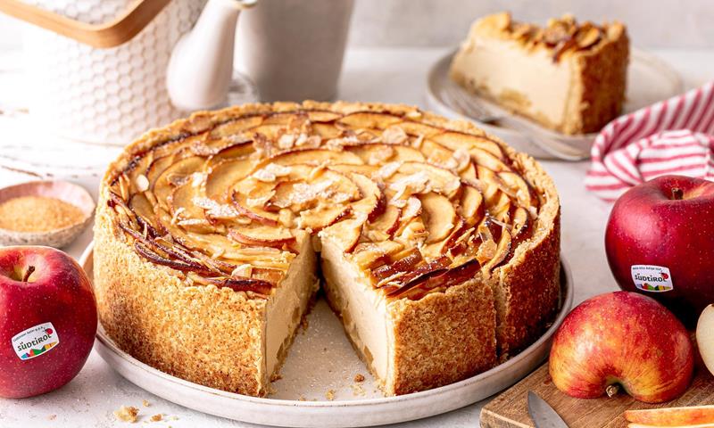 Käsekuchen mit Südtiroler Äpfeln und Marzipan