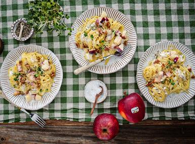 Pasta mit Blauschimmelkäse, Südtiroler Apfel g.g.A. und Walnüssen