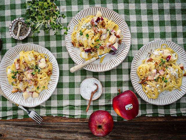 Pasta mit Blauschimmelkäse, Südtiroler Apfel g.g.A. und Walnüssen