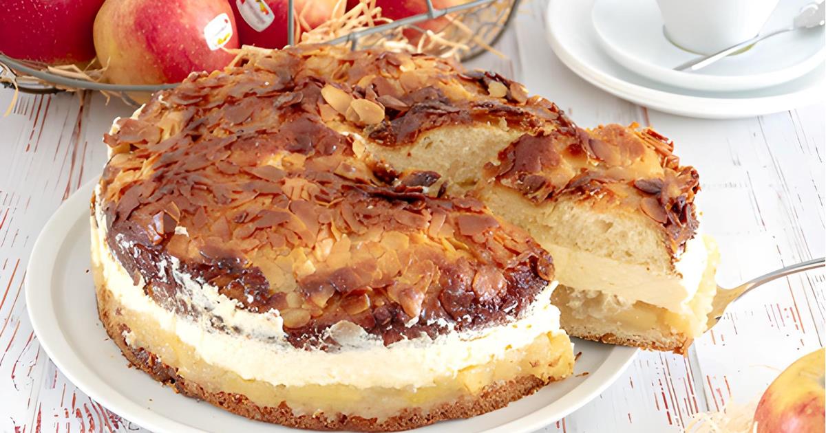 Apfel-Bienenstich mit Buttercreme und Mandeln | Rezept mit Twist