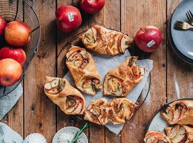 Blätterteigtaschen mit Apfel-Brie-Füllung